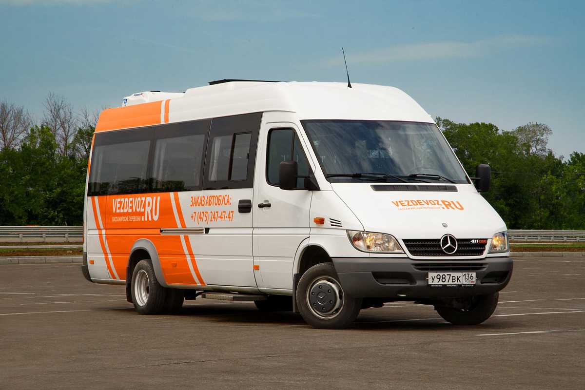 Mercedes Sprinter У987ВК136